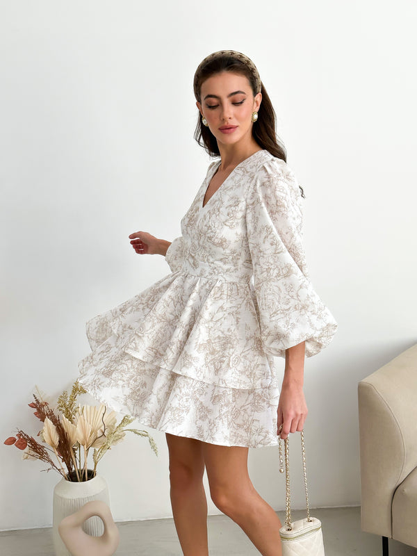 Klari Dior-style dress in polished linen in beige