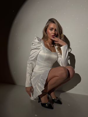 Dress Lola long-sleeved satin white
