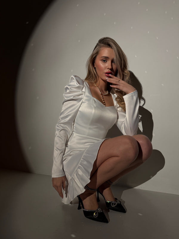 Dress Lola long-sleeved satin white